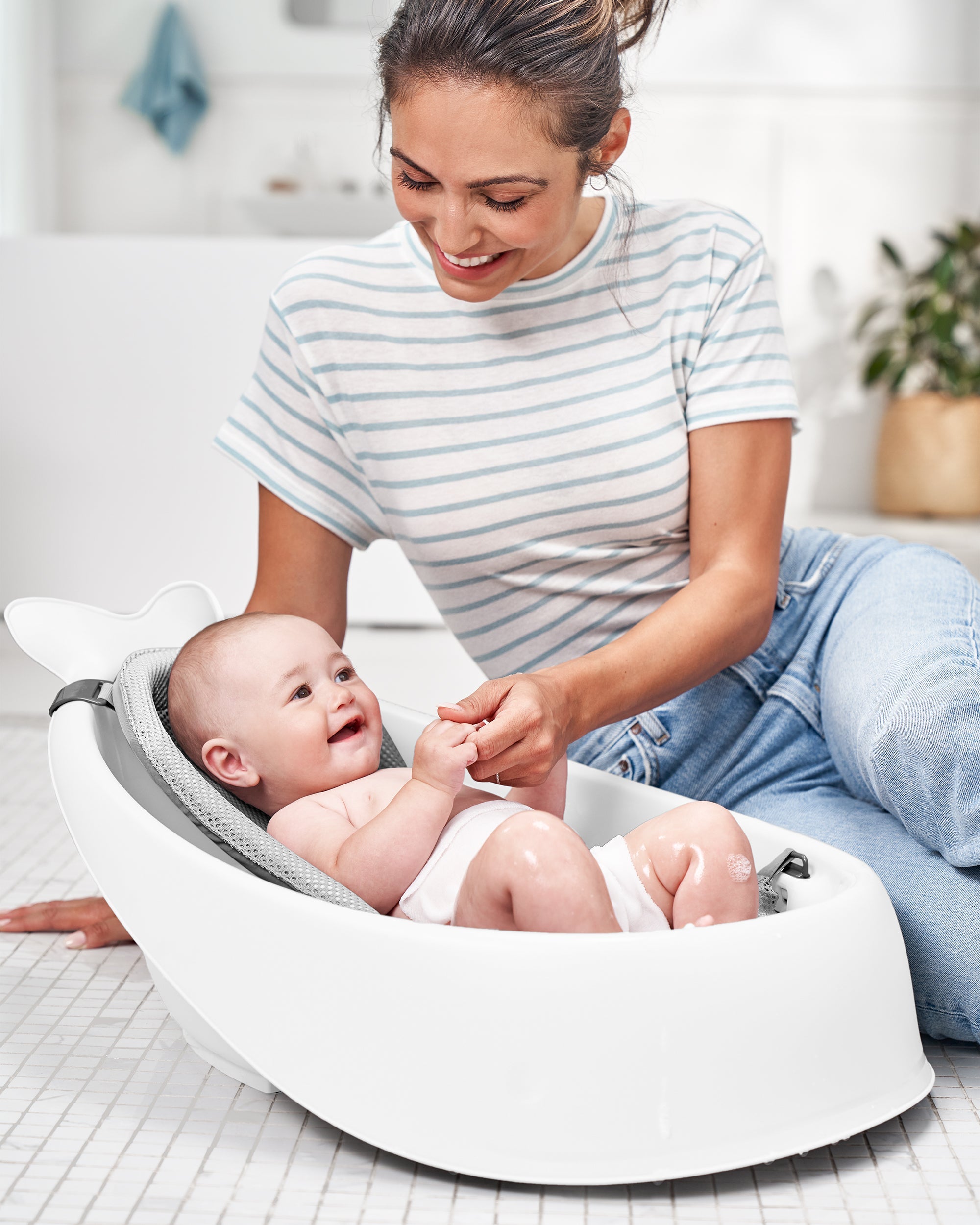 White Moby Smart Sling 3 Stage Bath