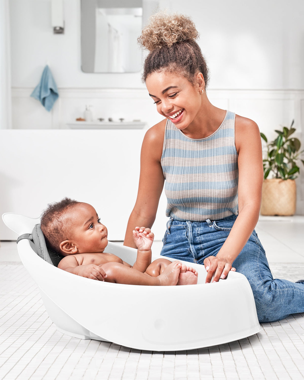 Moby Smart Sling 3 Stage Bath - White